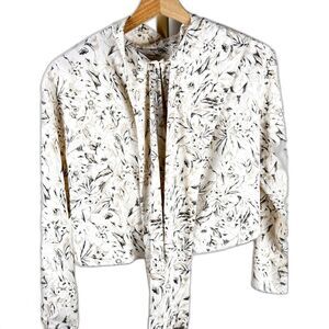 ASTR the Label Cropped Long Sleeve Cream Floral Blouse w/ Bow EUC XS